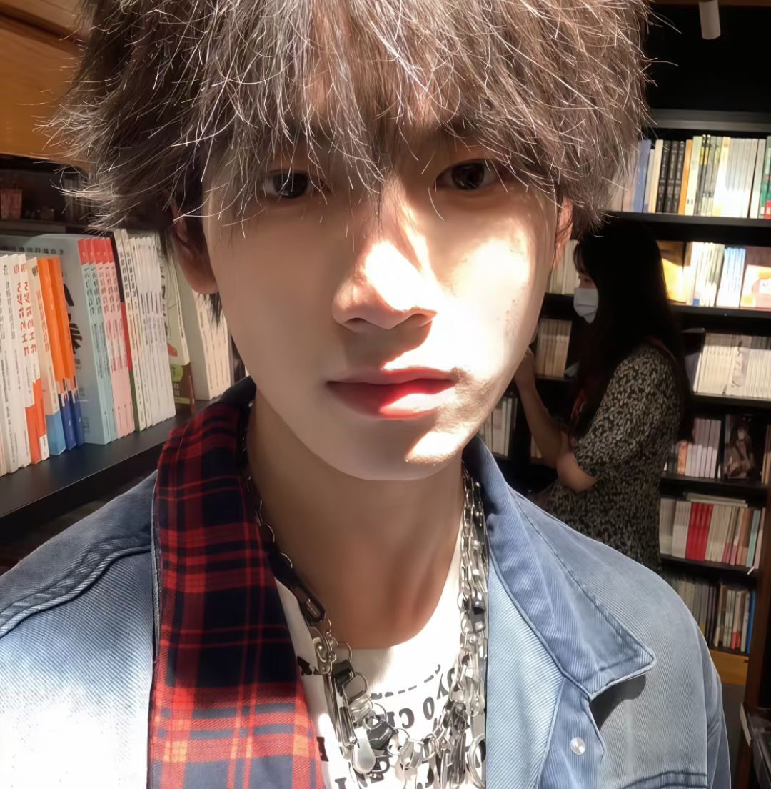 38张高质量帅气高冷温柔阳光治愈系男生头像推荐