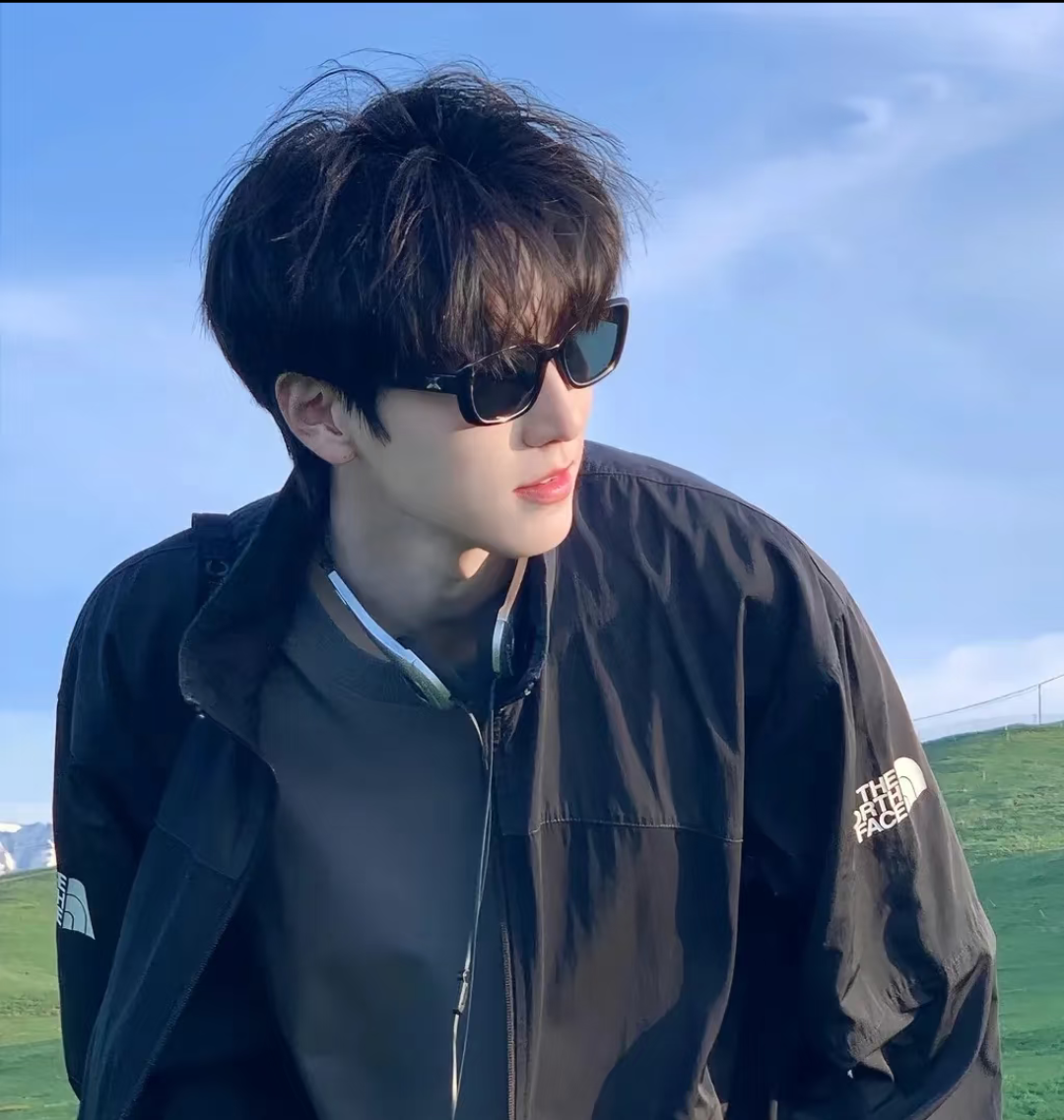 38张高质量帅气高冷温柔阳光治愈系男生头像推荐