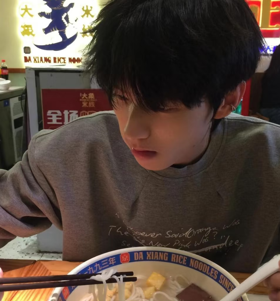 38张高质量帅气高冷温柔阳光治愈系男生头像推荐