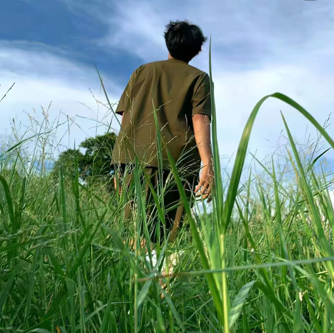 氛围感男头像精选男头帅气背影男头男生头像