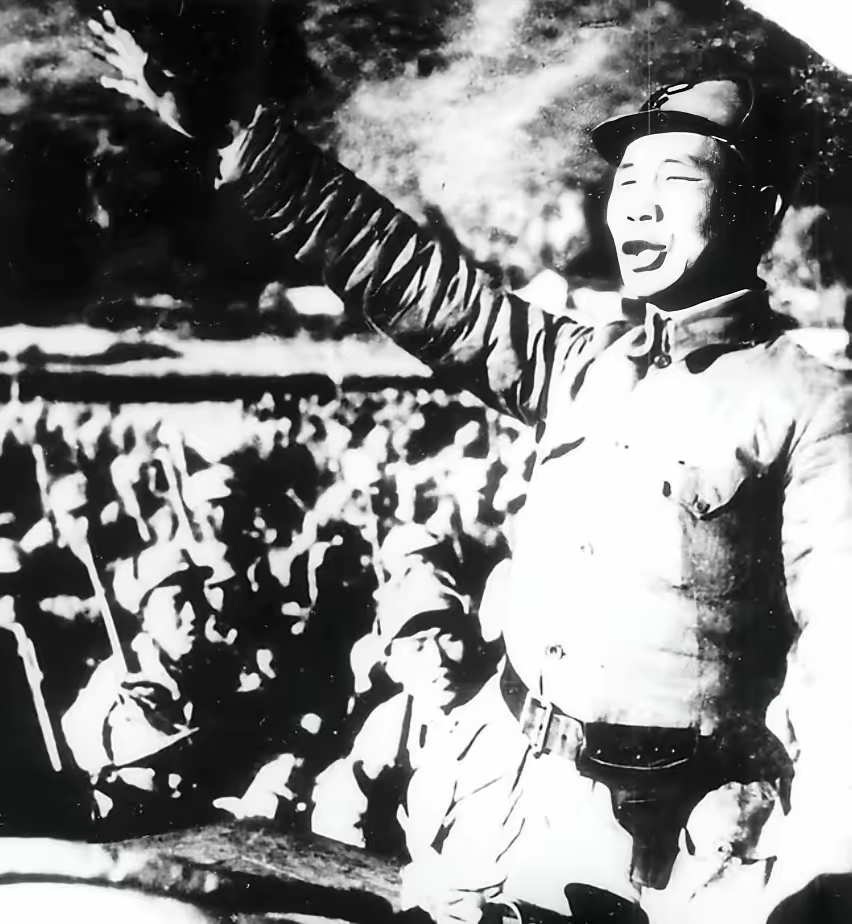 冀中军区司令杨成武突围至半边店村,对村口老汉讲:"我们是八路军