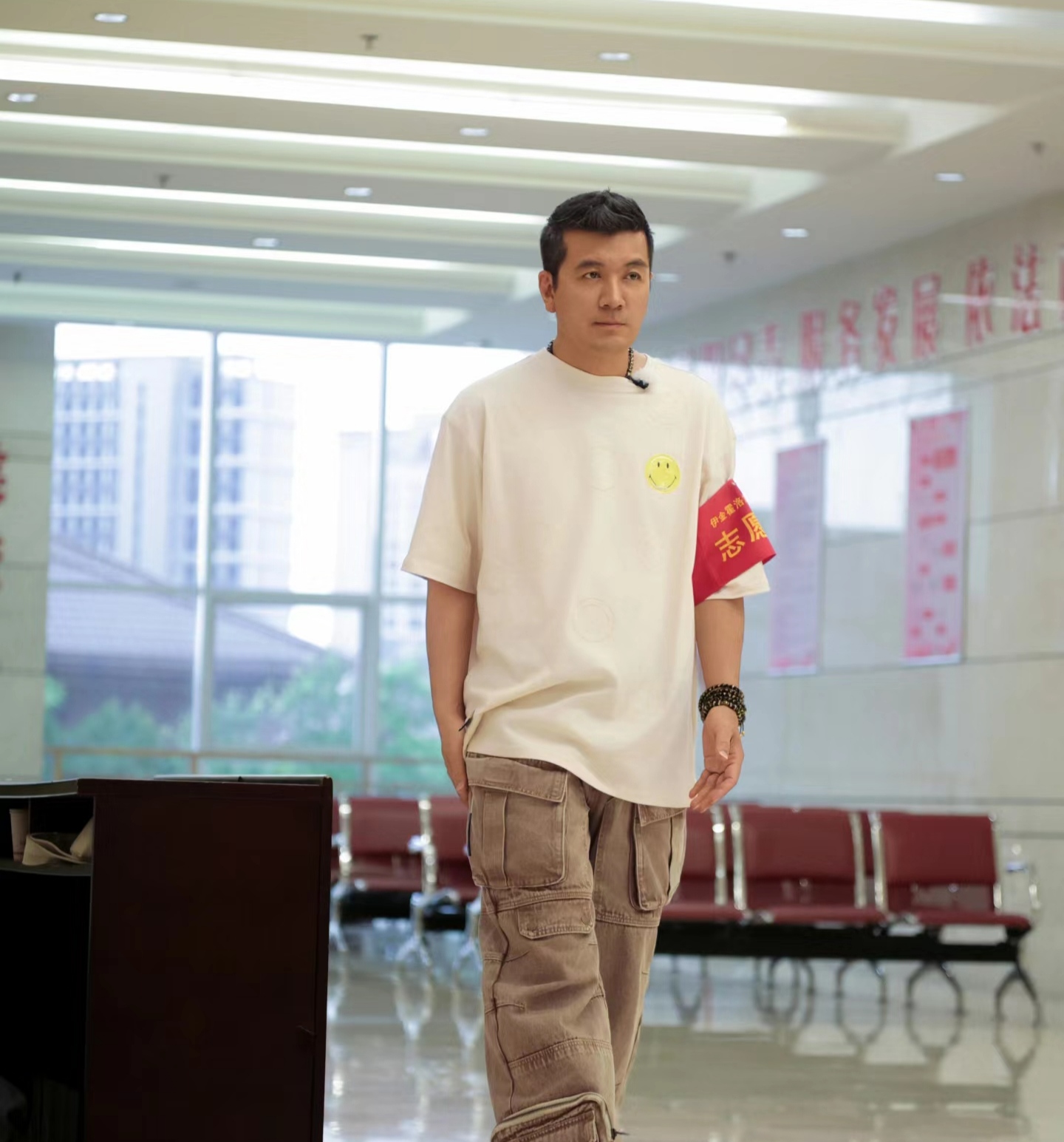 说实在的杨子这种毫无魅力而且又喜欢打压另一半的男人我估计也