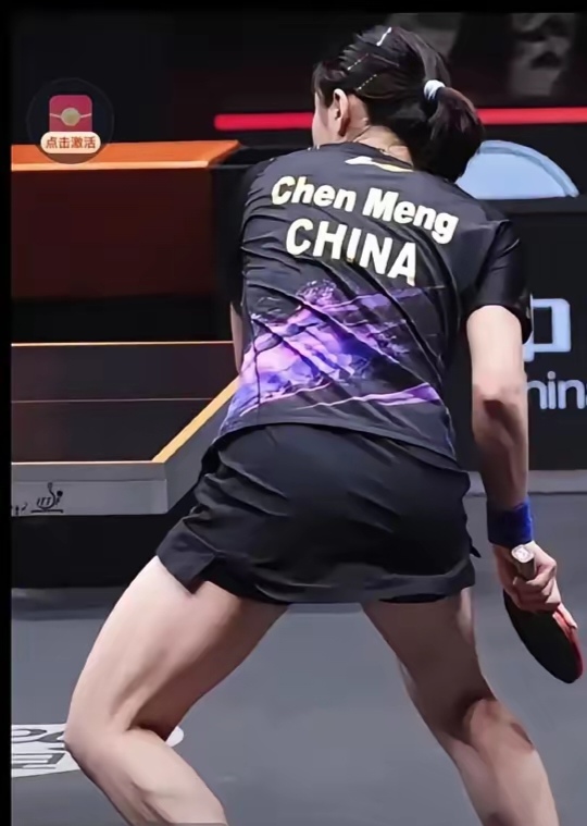 陈梦参加厦门马拉松启动仪式,并参加马拉松小满早餐跑,真的鲨疯了!