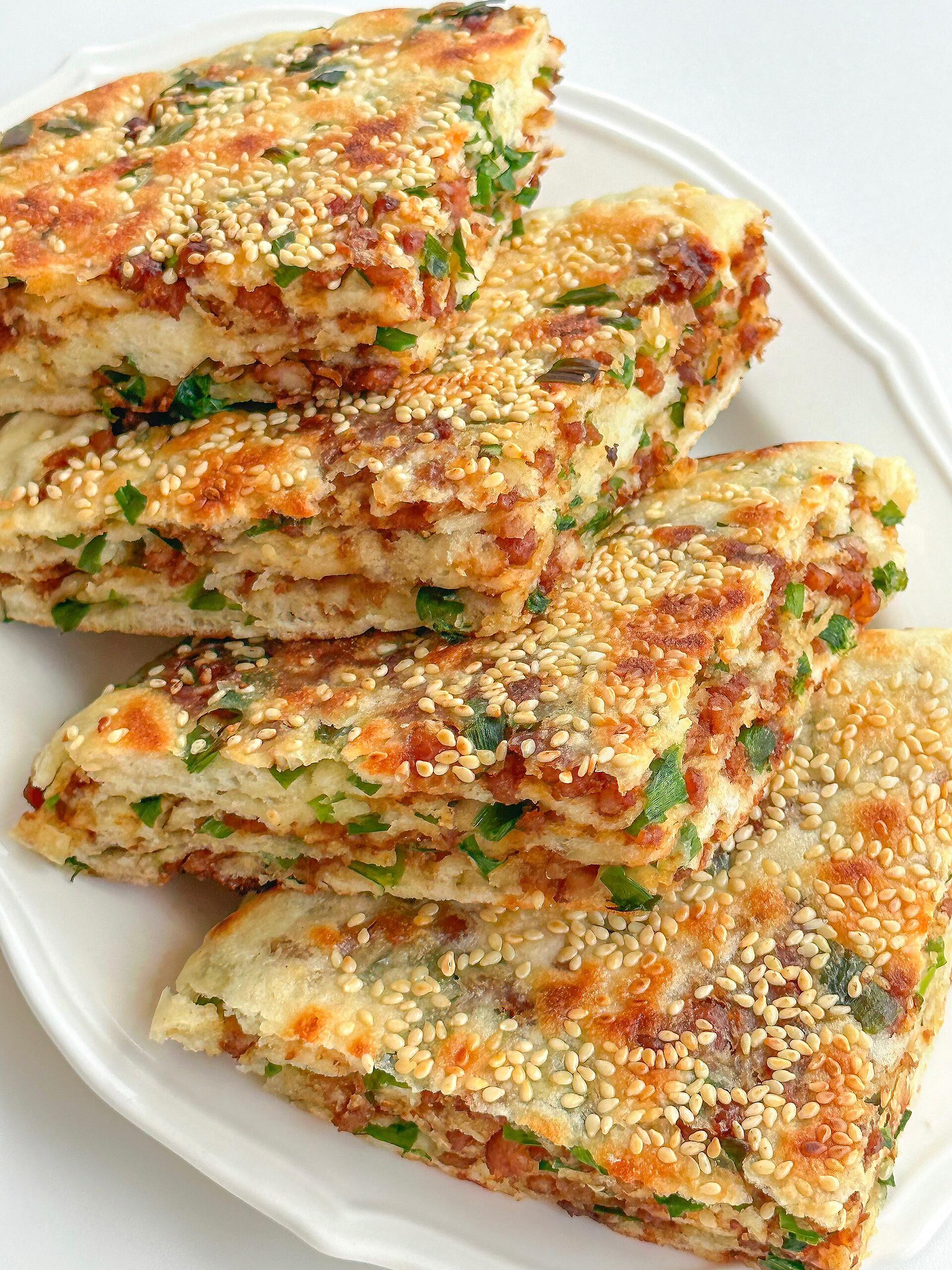 早餐不知道吃什么都去做这个韭菜酱肉发面饼外皮酥脆内里松软一