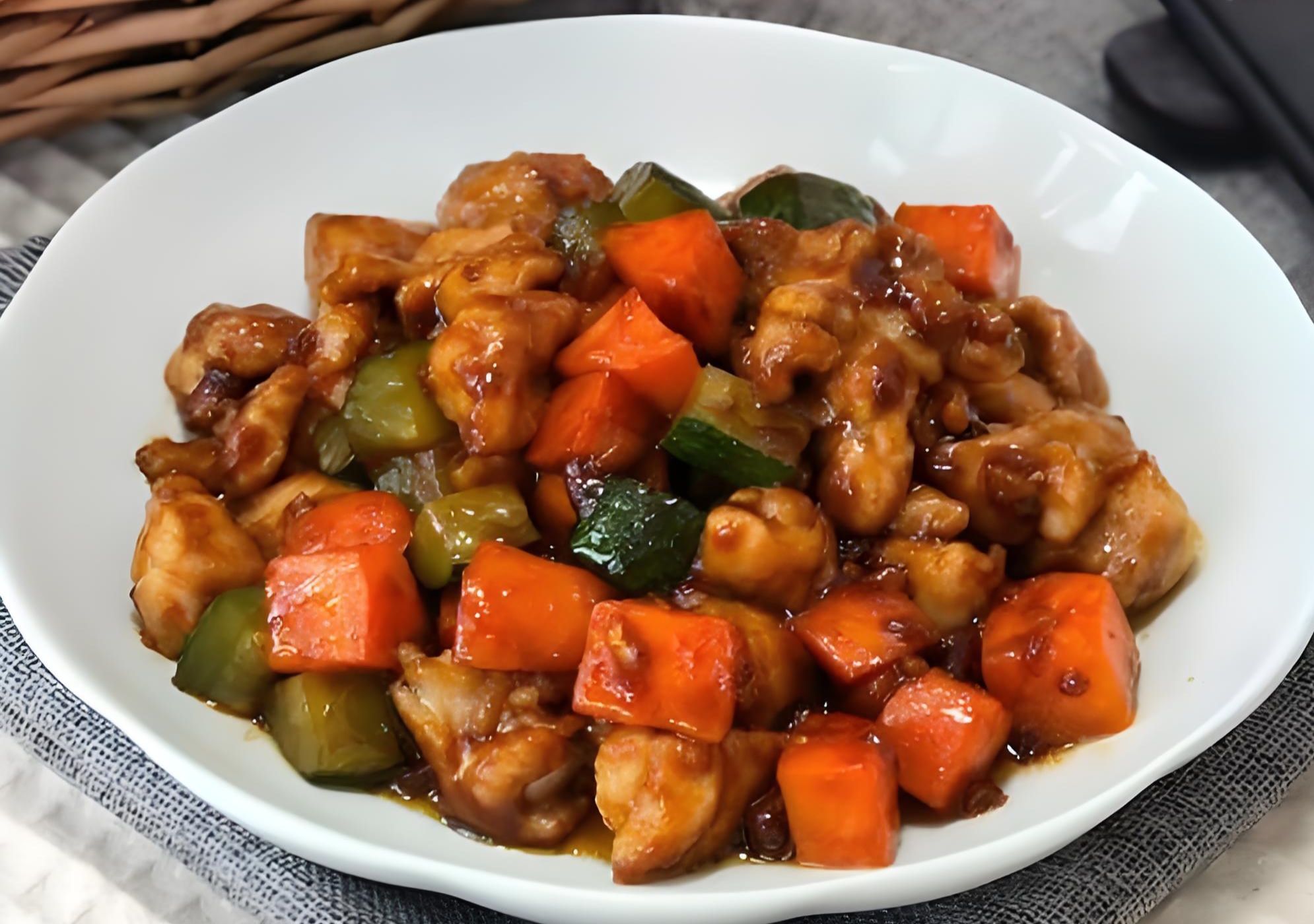 鲜香美味的酱爆鸡丁