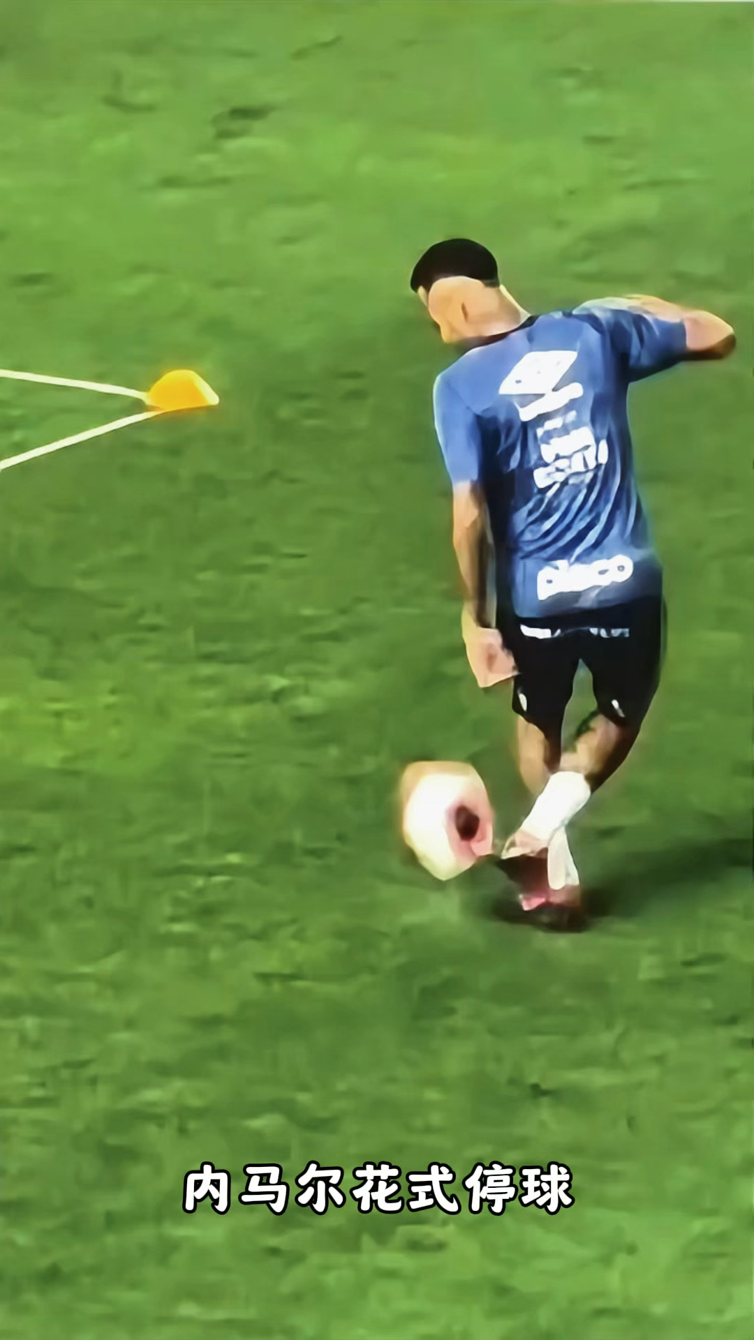 内马尔花式停球,连续颠球秀脚法