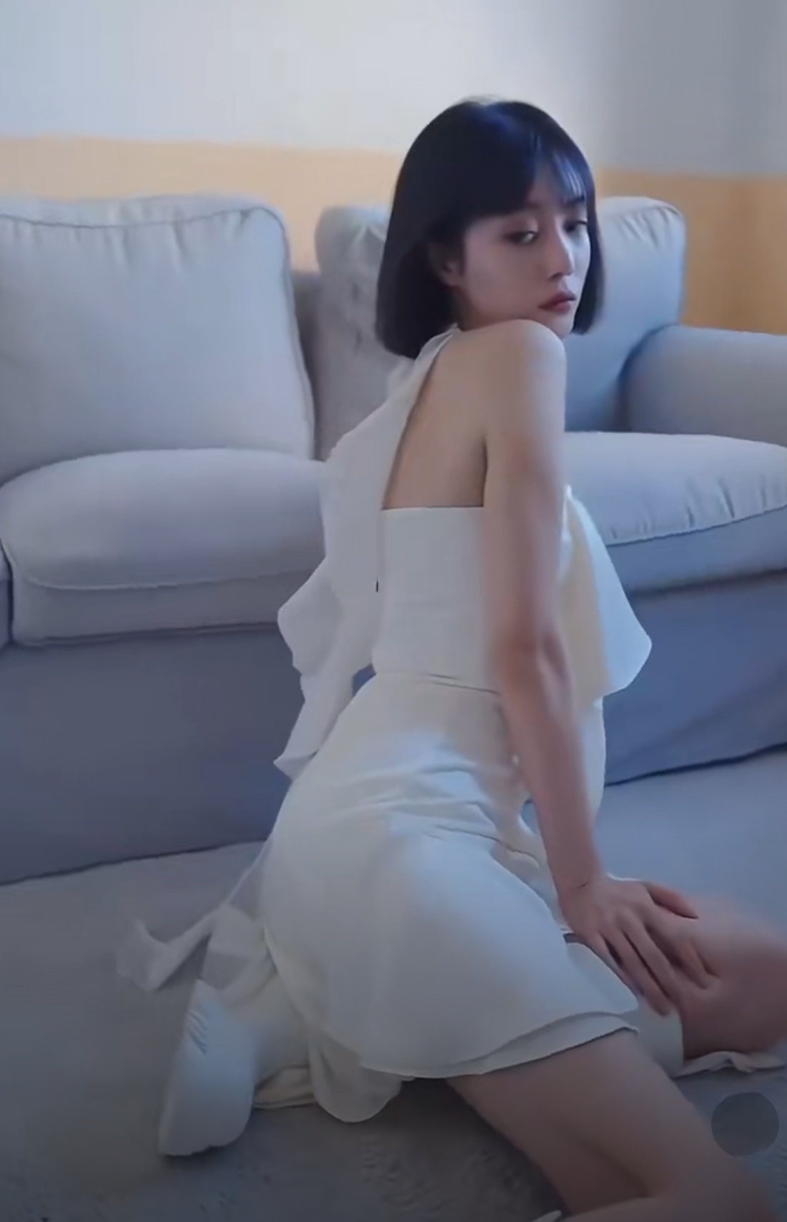 李溪芮必须是内娱腿精新剧《2099》里她演的ai王妃武力值爆棚