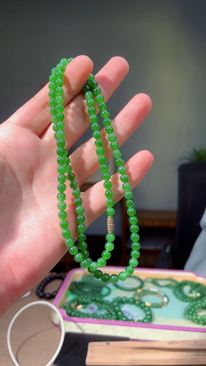 和田玉碧玉项链正阳绿