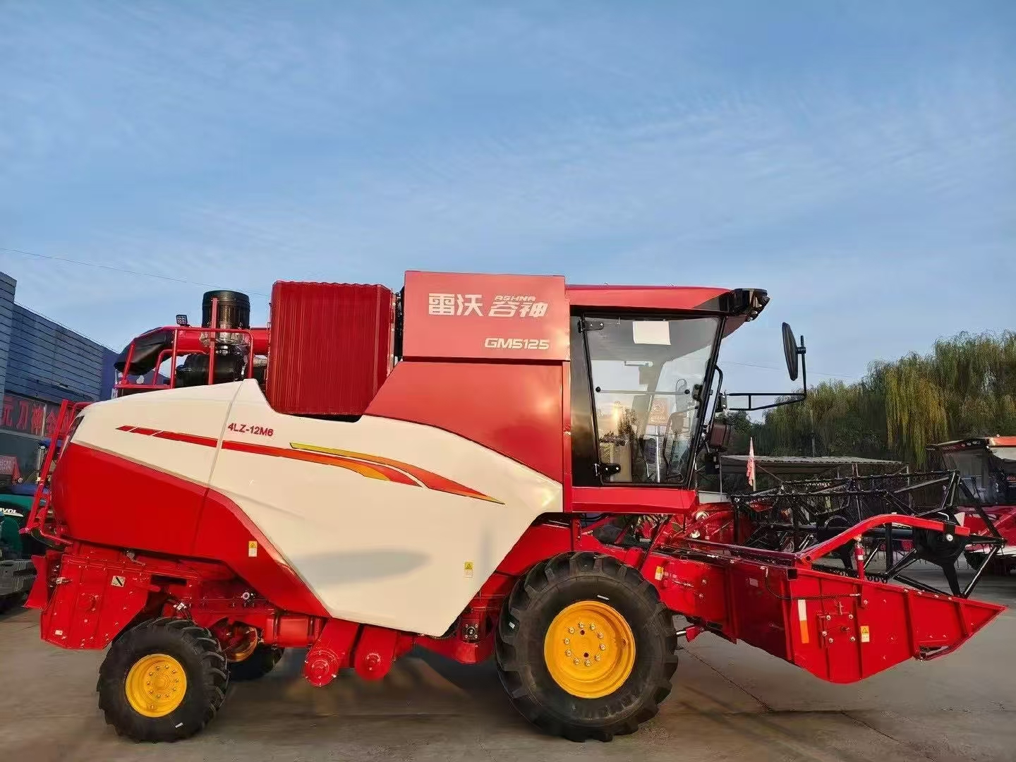 雷沃谷神gm5125联合收割机