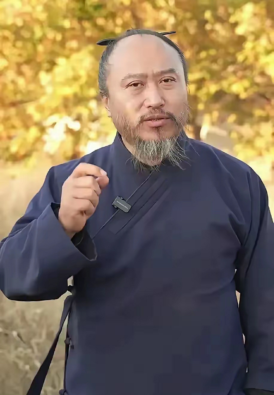 独自在家时,即便白天也要关上卧室门,以防莫名不安