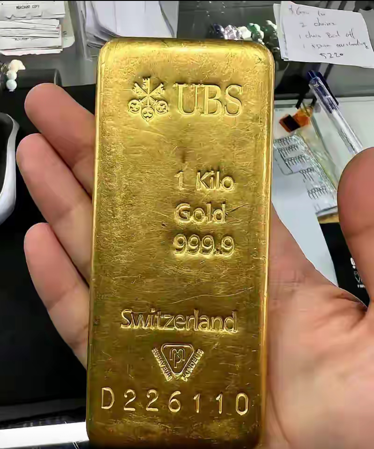 多重因素推动金价连续涨破重要整数关口