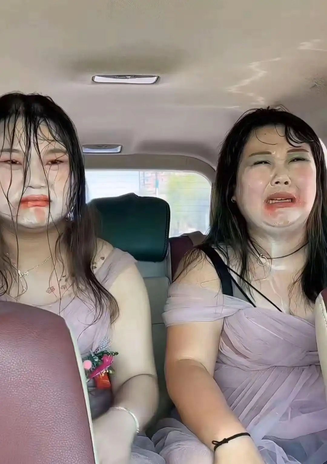 接新娘时车子空调坏了这把伴娘给气得哭了