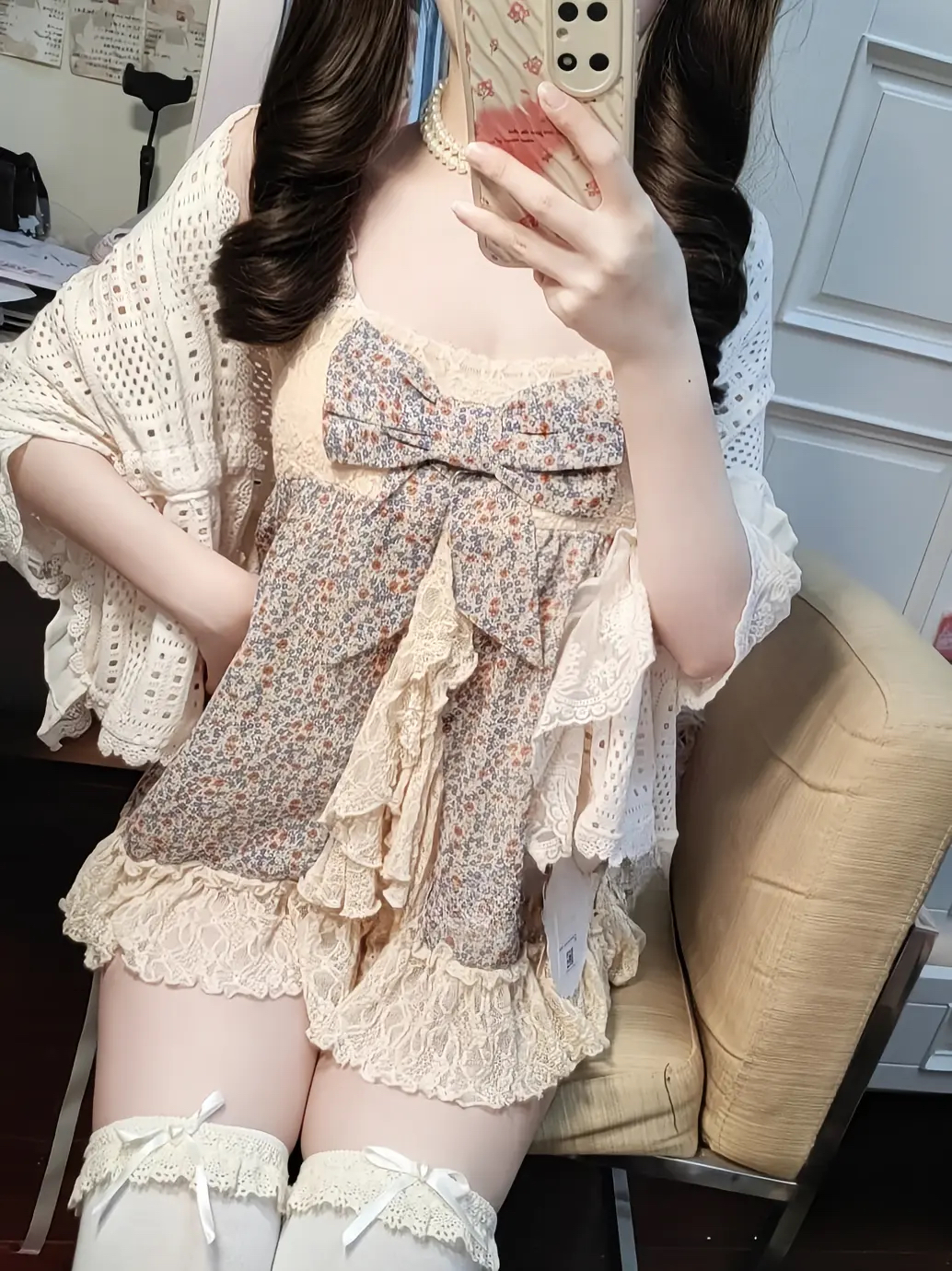 今天尝试了两套超级甜美的夏日装扮,哪一套更戳中你