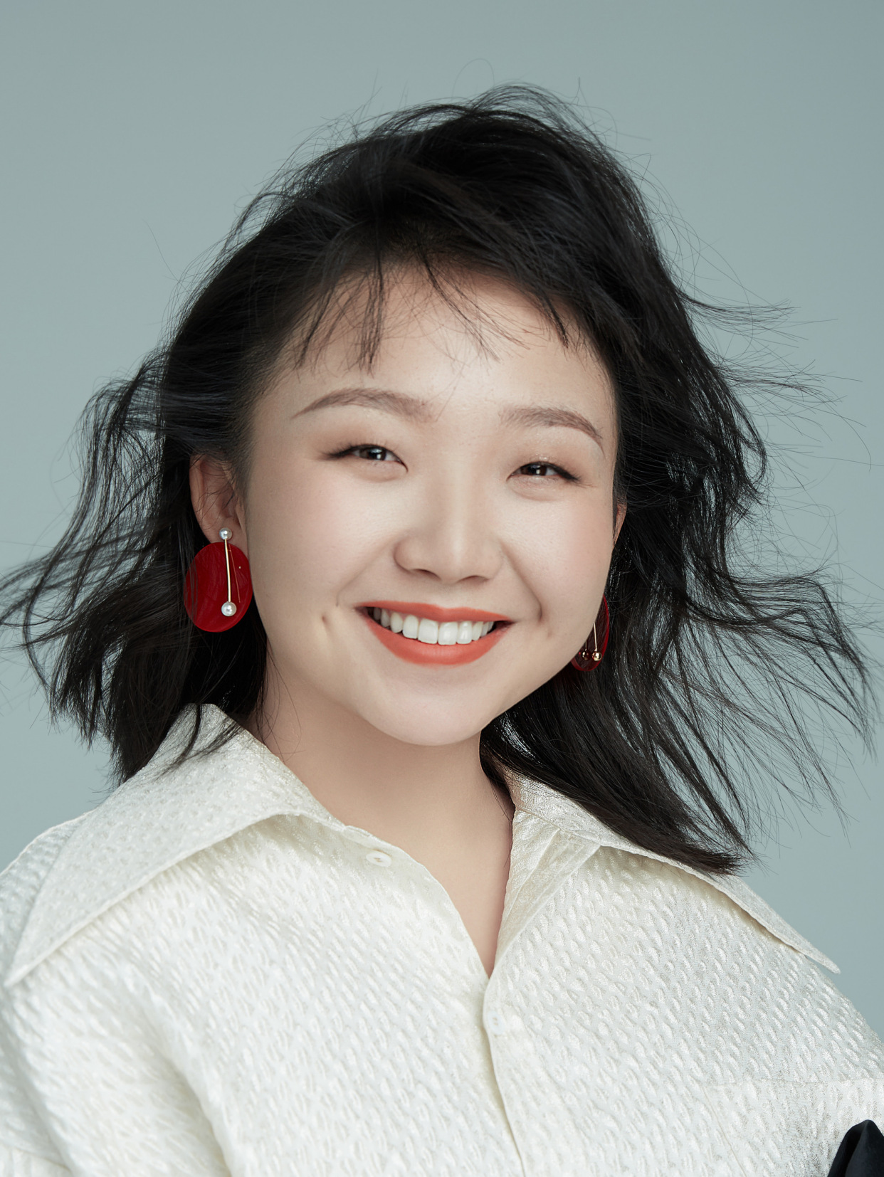 李嘉琦,原艺名辣目洋子,1995年8月24日出生于内蒙古