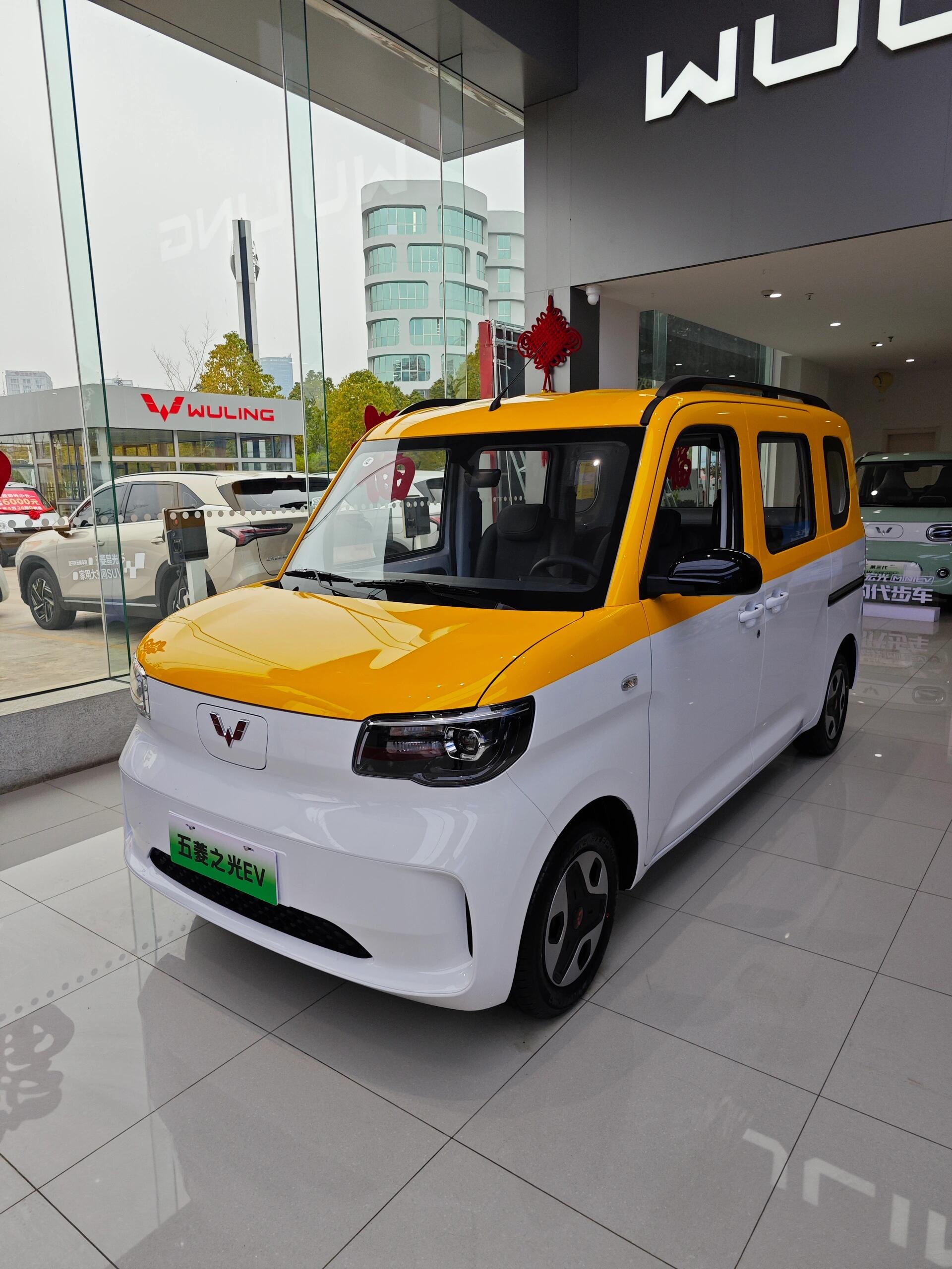 "五菱之光ev震撼预售,4.78万起,201公里续航领跑新能源!