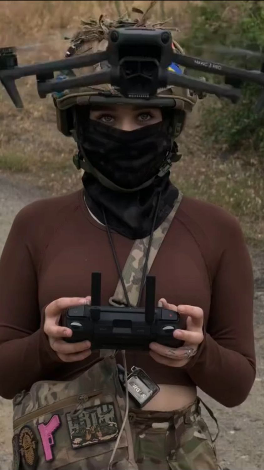 乌克兰女兵 无人机女神