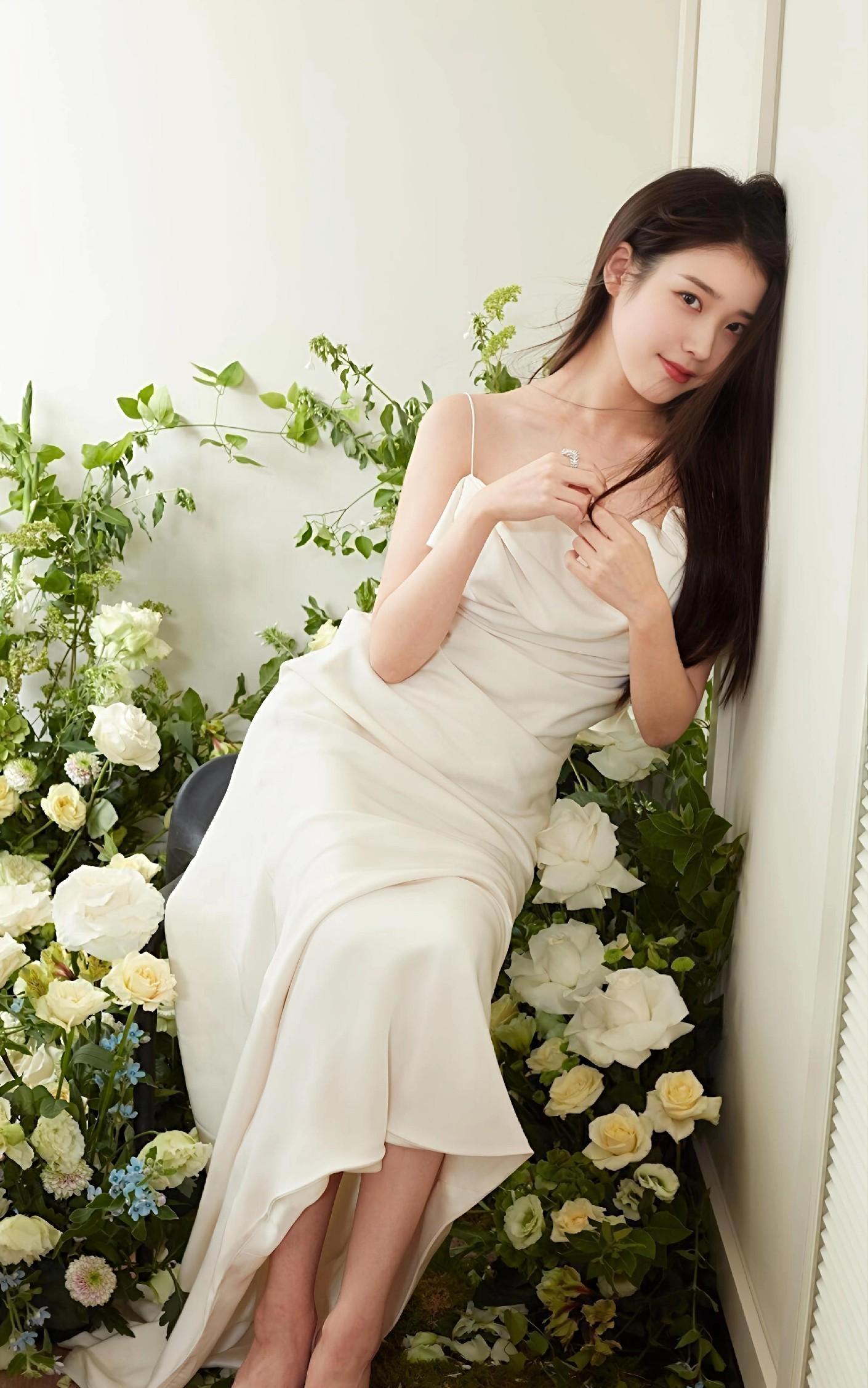 iu《lovewinsall》出圈调色盘高能演唱会点歌宠粉新剧与朴宝剑