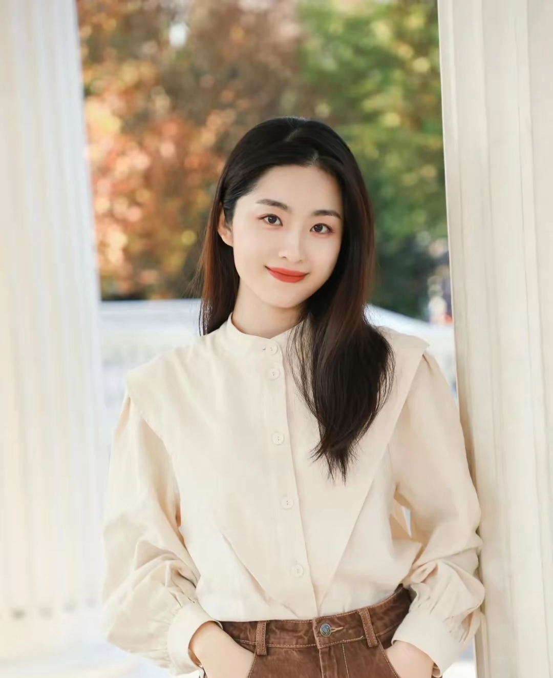 吴曼思1999年3月27日在河南新乡出生,她从小就练习舞蹈,11岁的时候,就