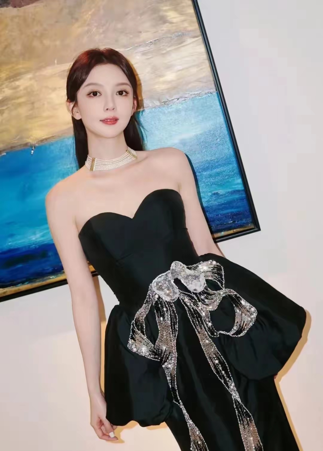 汪小敏1992年在广西南宁出生,她来自军人家庭,一直顶着"敏爷"这个称号