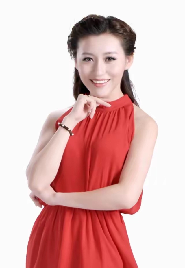 毛倩雯,这位来自安徽合肥的才女,凭借端庄优雅的形象,还有亲切自然的
