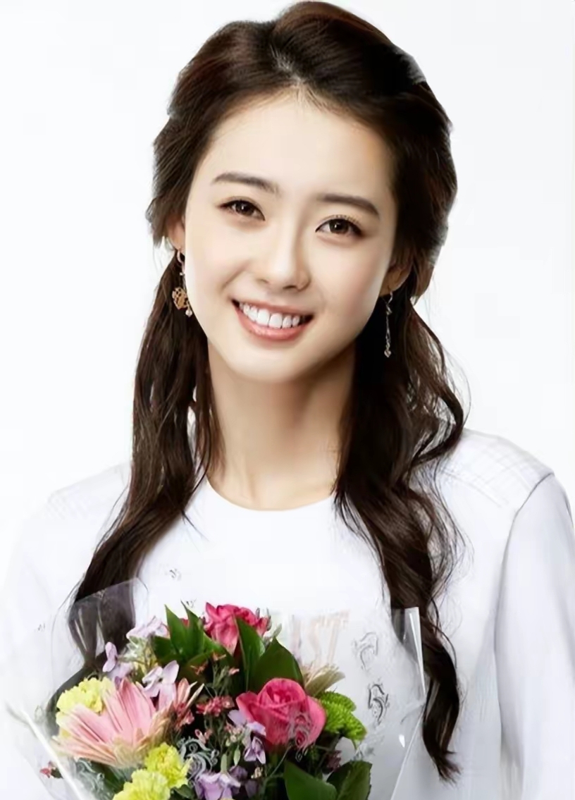 2003年2月,她参加韩国sm娱乐公司举办的第5届s.m