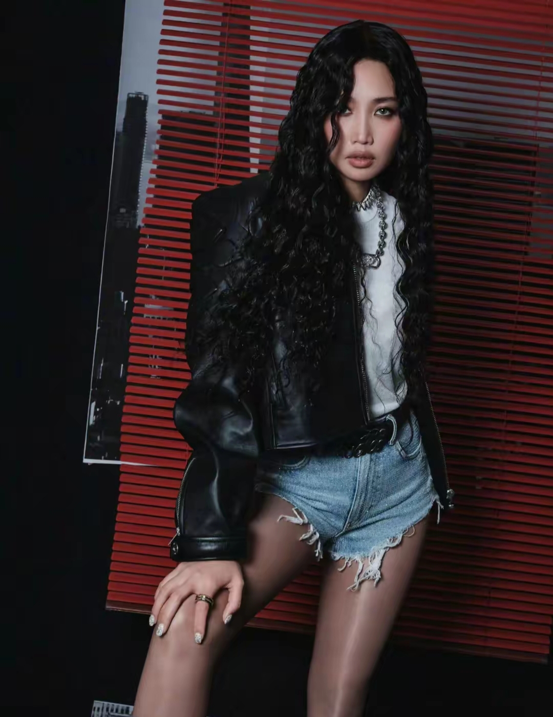 是中国台湾省颇负盛名的女歌手,1983年9月20日出生,有着