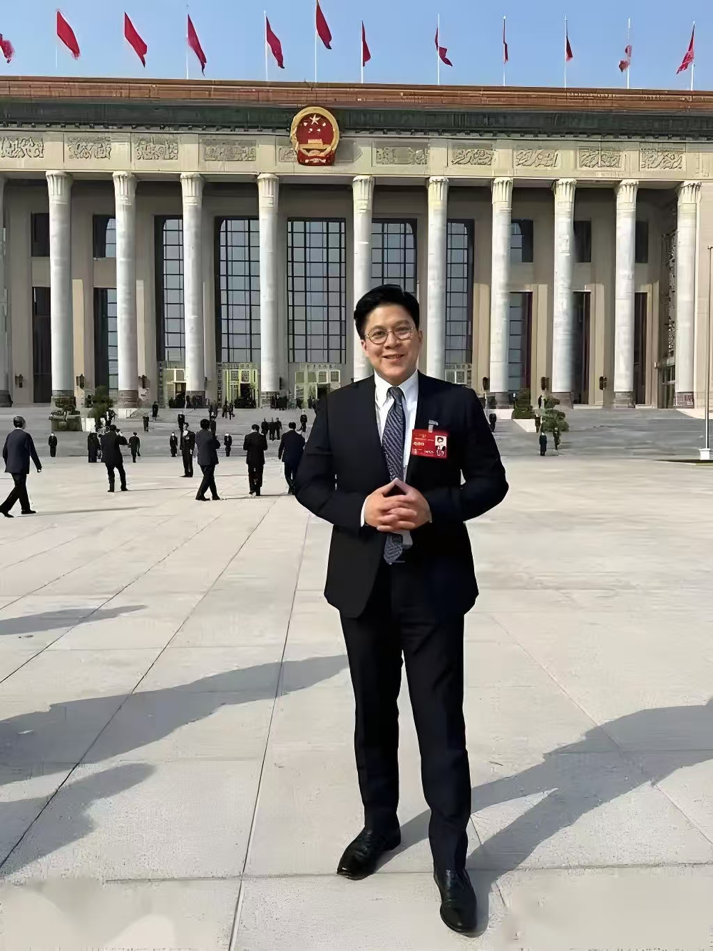 霍家三代:豪门爱国传承,风范尽显