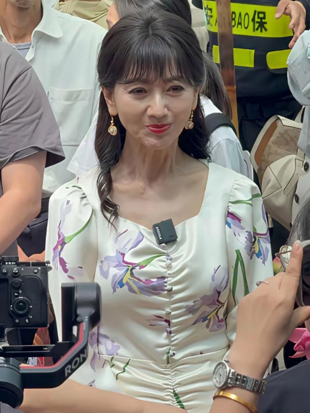 赵雅芝无美颜的样子,好真实啊!