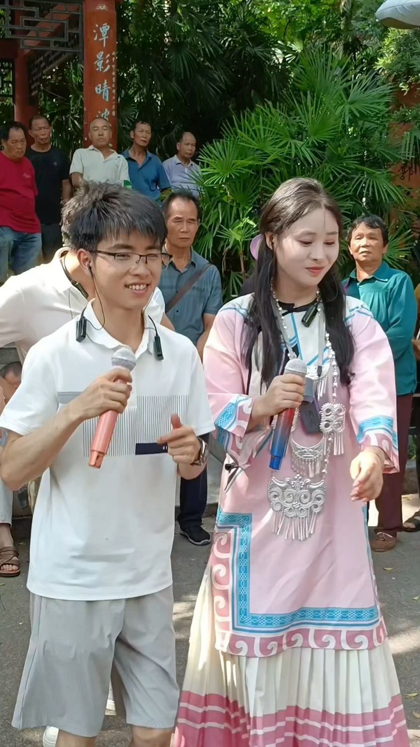 东哥舒小可搞笑山歌对唱