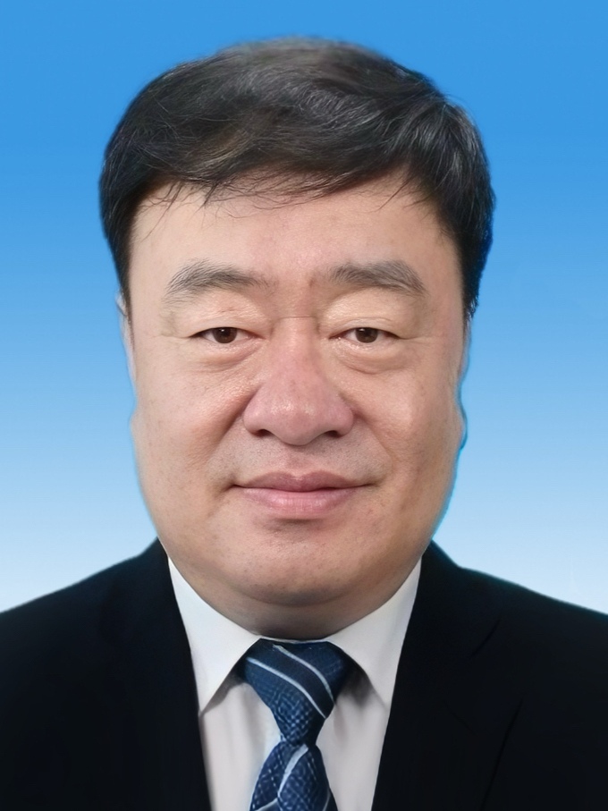 吉林白山人,工学博士,教授,博士研究生导师,现任东北林业大学校长