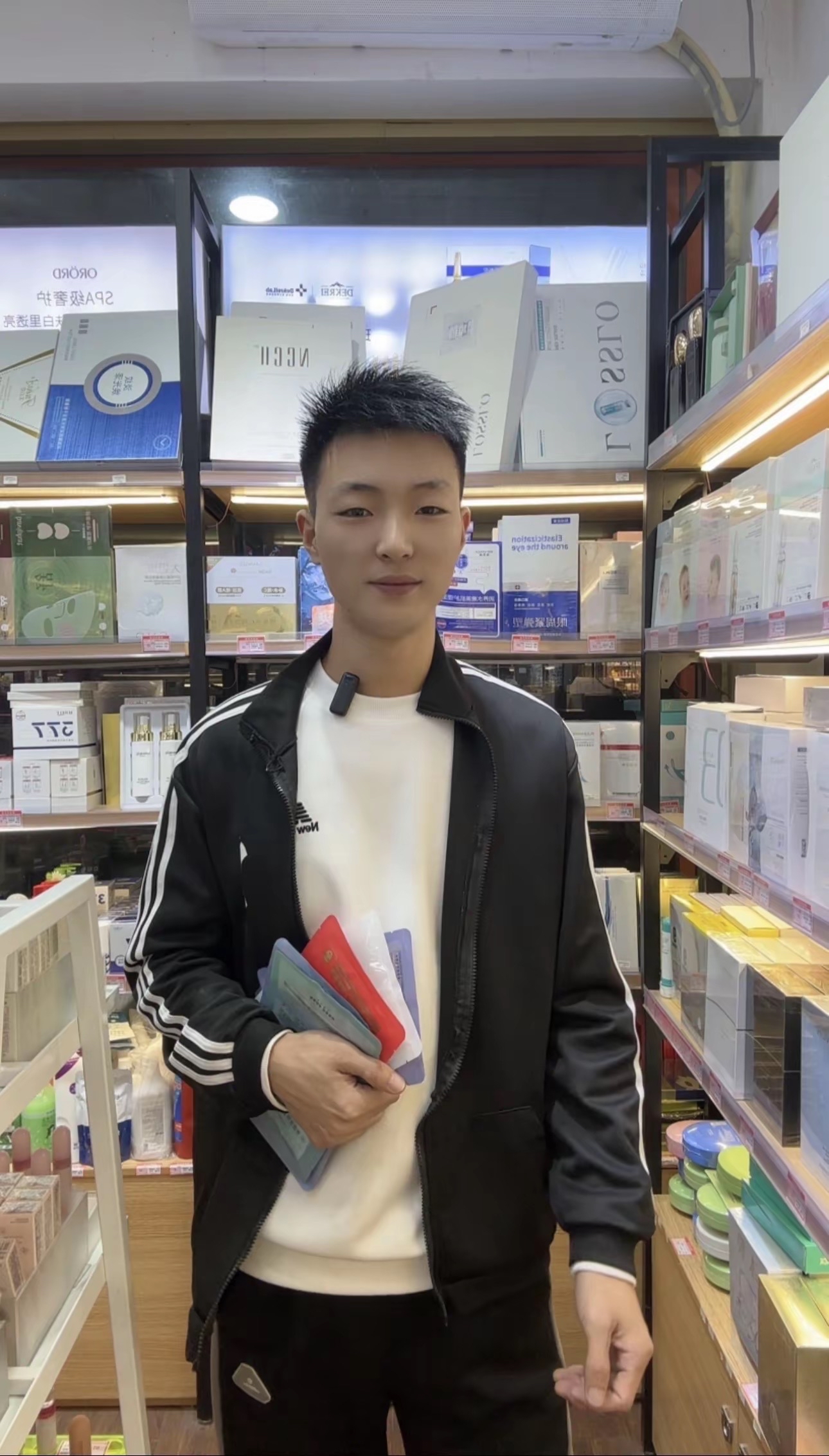 王威在义乌广州,非常有名气,主要分享关于 化妆品行业 的内容
