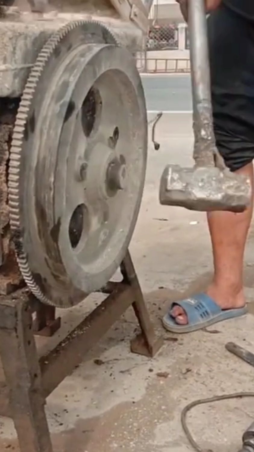 柴油机大飞轮如何正确拆卸?