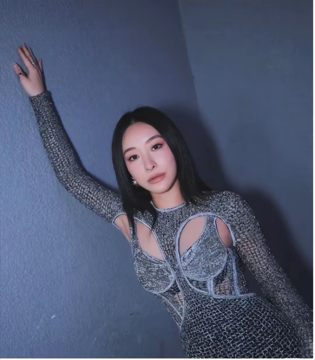 tvb小花陈滢金发撞脸亲热戏风波她能否靠新剧翻身?