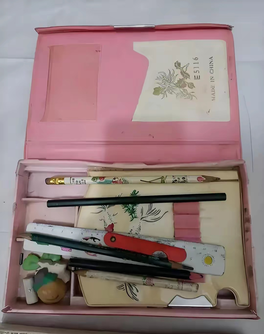 八十年代文具盒啥模样?经典设计再现,哪款曾是你的童年回忆?