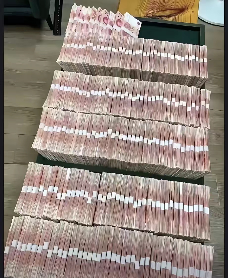 虽说你的房子可能值200多万,但平时交易大多是转账, 至于200万现金铺 