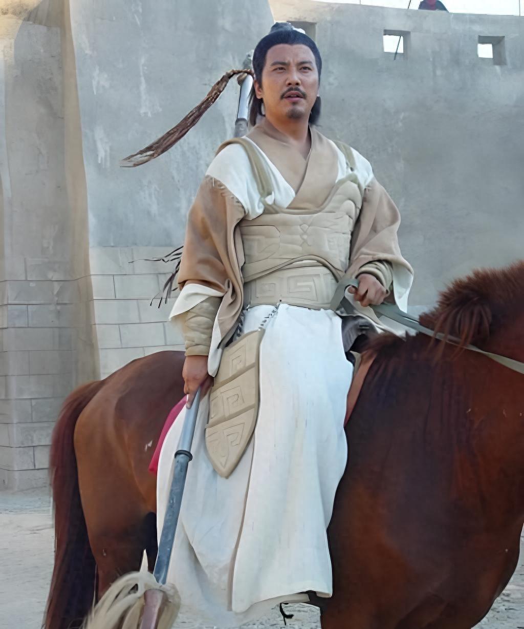 单雄信原是聚贤庄庄主,后来与众兄弟占领瓦岗寨起义