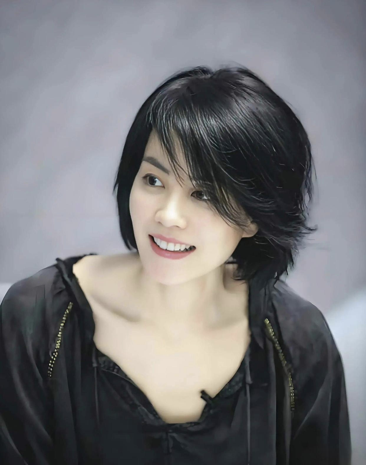 娱乐圈的爱情剧本里王菲和谢霆锋这对可算长销款了你说奇不奇?