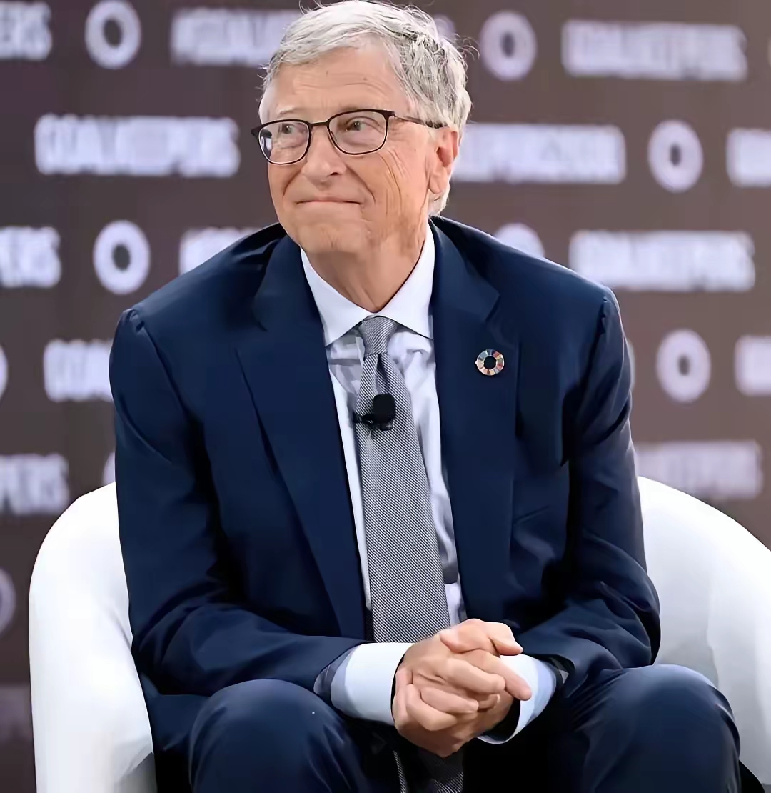 比尔·盖茨最近突然跟疯了似的猛夸中国这可太奇怪了难道是被马斯克