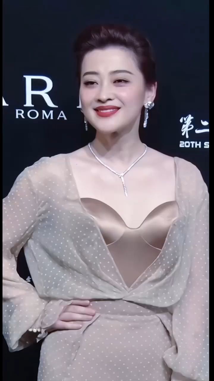 梅婷 优雅大气, 由内而外散发出来的美,岁月不败美人 !