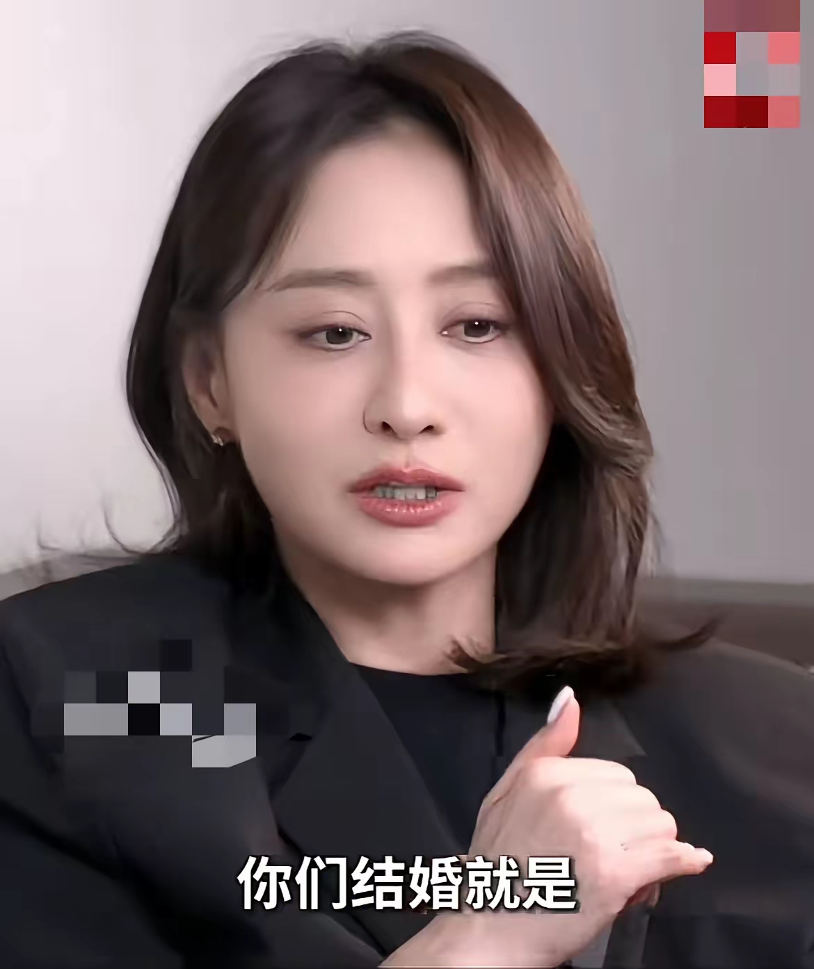 记者问陈德容:"你有一段婚姻,但是没有选择生孩子是吗?