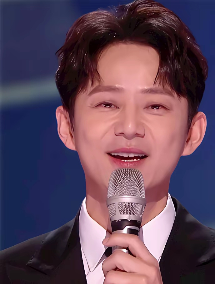 何炅缺席中秋晚会真相:台柱子难撑的背后,藏着成年人最痛的修行 今年