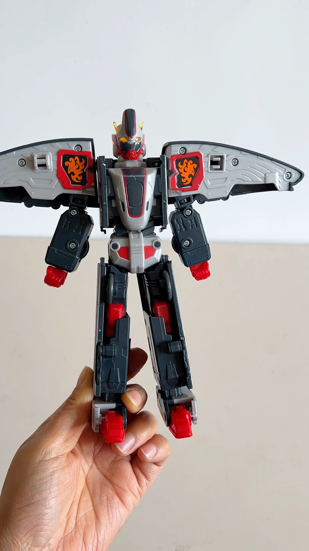 列车超人天焰复兴号合体变形火车高铁玩具机器人