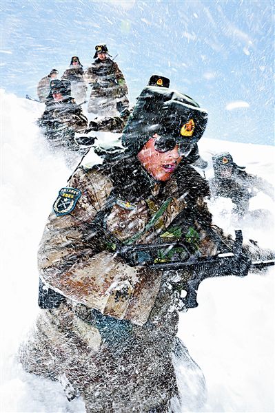 当我们坐在温暖的房间里看春晚的时候,我们的边防战