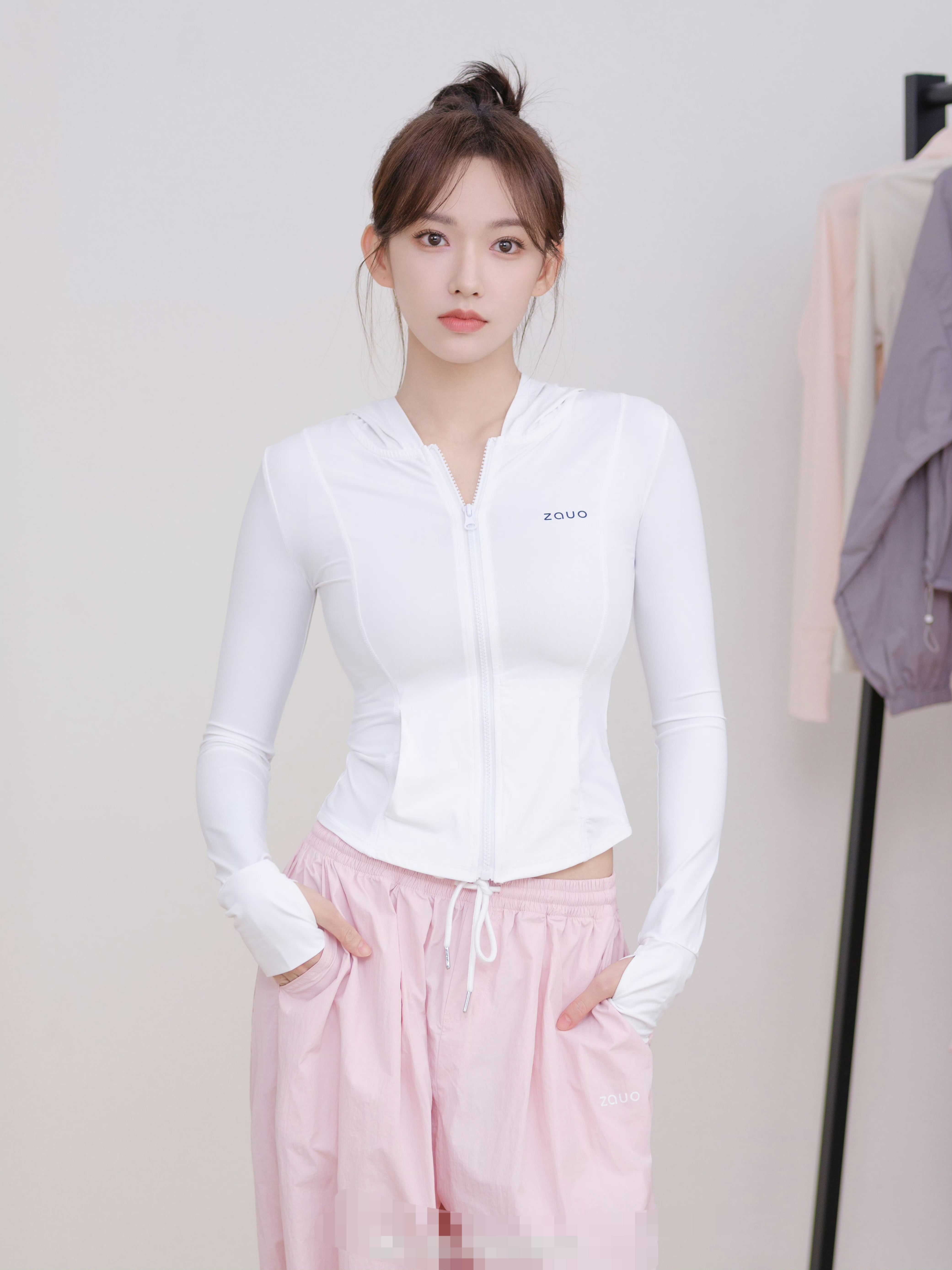 程潇zauo代言宣传照,清甜水蜜桃 #动态连更挑战