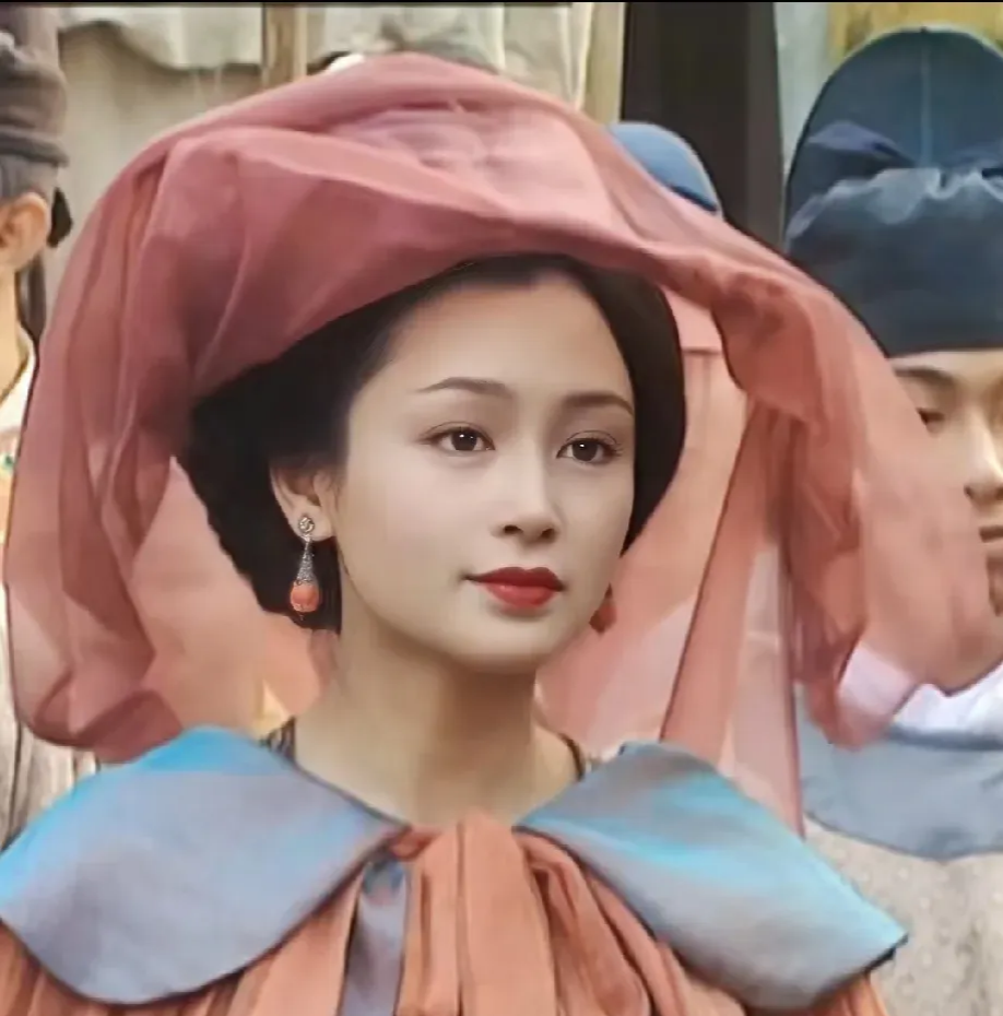 陈红的清宫妆造也一样很美吧. 陈红真的有公主气质呀,太平真的美