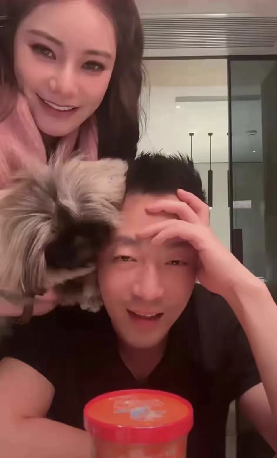 跟前妻十年婚姻 她送了他儿女双全 真的是拼了命保