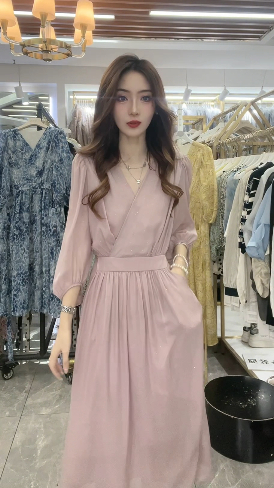 夏季纯色连衣裙推荐