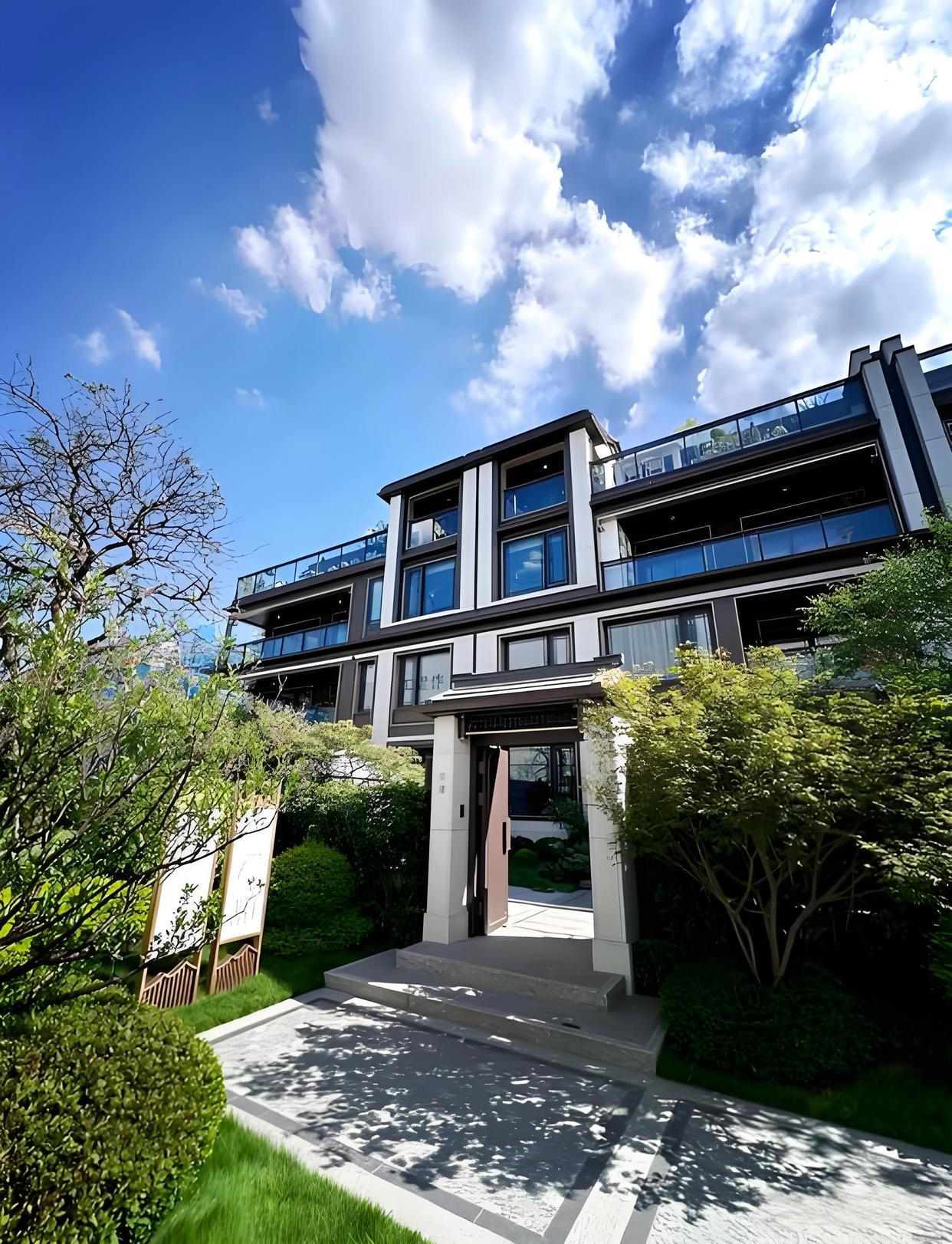 他既没买房,也没涉足股票,各类理财产品更是不碰,就买了辆20来万的车