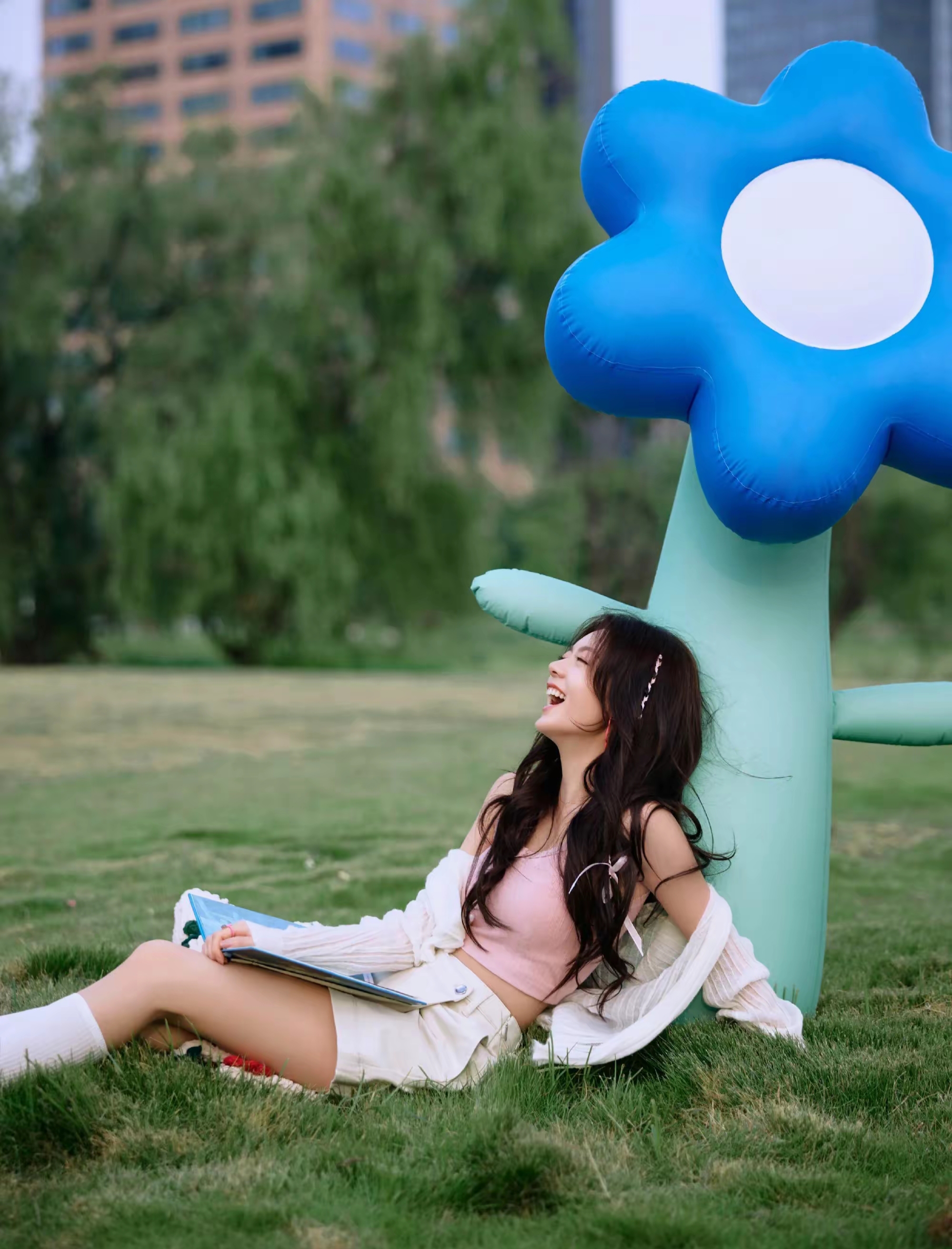 从"国民女儿"到"性感女神",赵今麦完成了从青涩到成熟的转变 在竞争