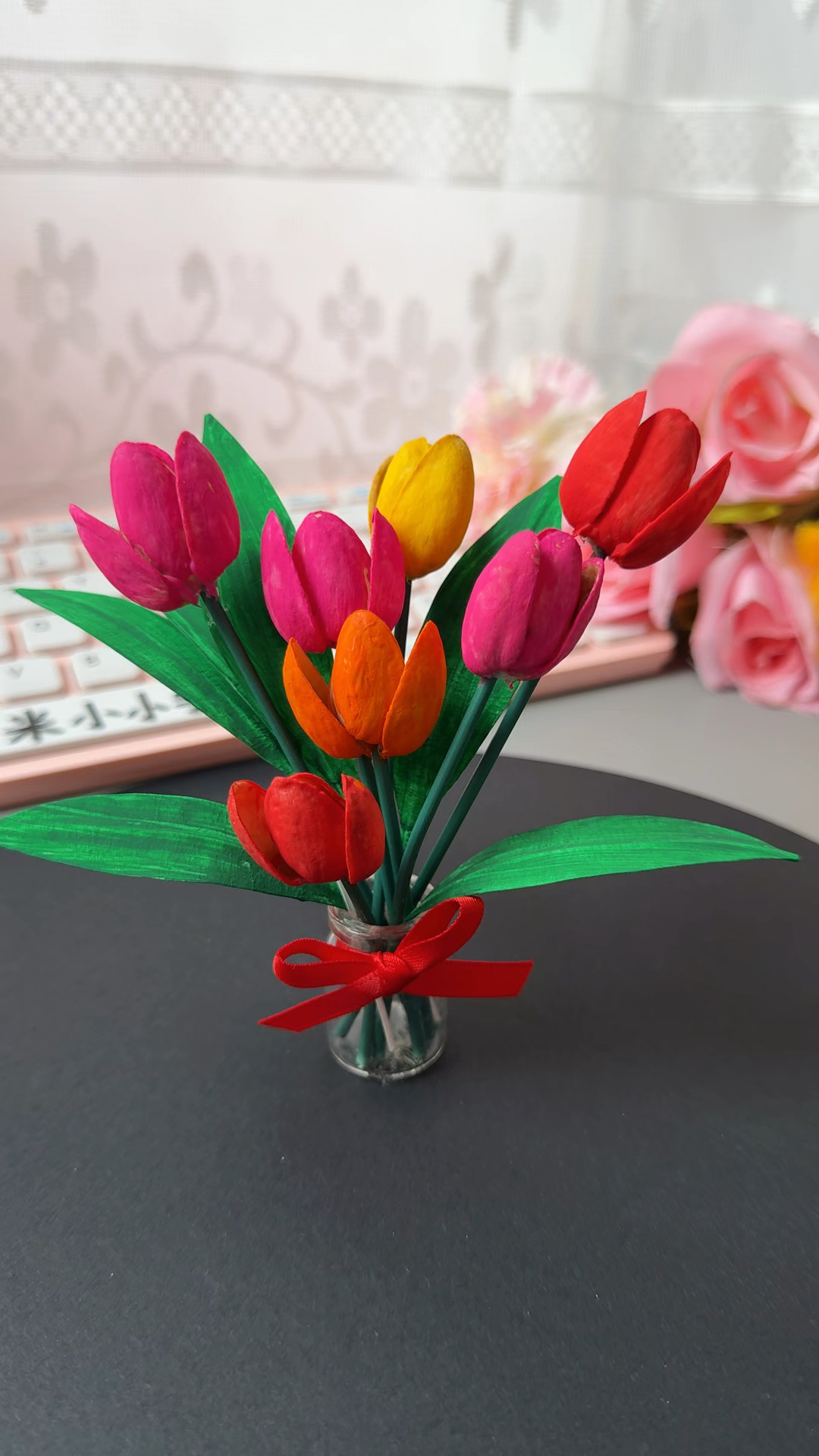 用开心果的壳做好看的郁金香摆件,摆在桌面非常漂亮#幼儿园手工